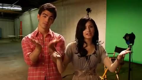 Oceans Bloopers - Joe Jonas and Demi Lovato 0861