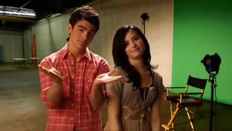 Oceans Bloopers - Joe Jonas and Demi Lovato 0869
