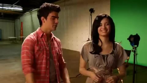 Oceans Bloopers - Joe Jonas and Demi Lovato 0873