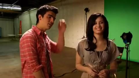 Oceans Bloopers - Joe Jonas and Demi Lovato 0878