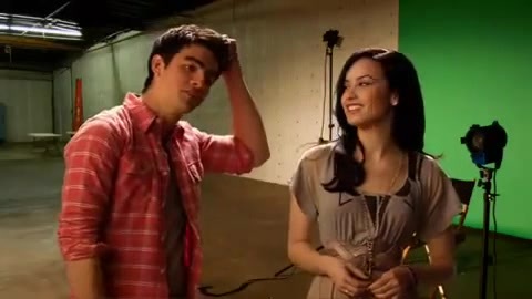 Oceans Bloopers - Joe Jonas and Demi Lovato 0886