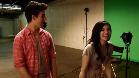 Oceans Bloopers - Joe Jonas and Demi Lovato 0910
