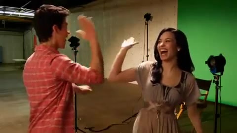 Oceans Bloopers - Joe Jonas and Demi Lovato 0924