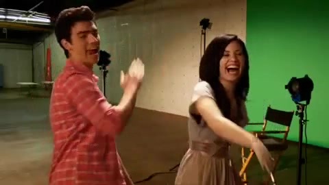 Oceans Bloopers - Joe Jonas and Demi Lovato 0928