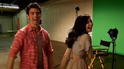 Oceans Bloopers - Joe Jonas and Demi Lovato 0933