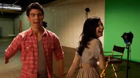 Oceans Bloopers - Joe Jonas and Demi Lovato 0936