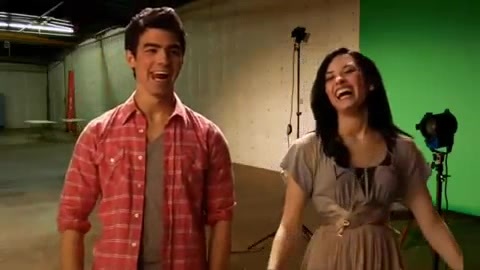 Oceans Bloopers - Joe Jonas and Demi Lovato 0946