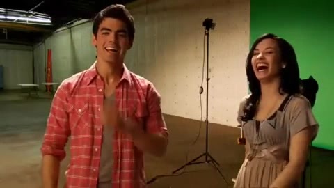 Oceans Bloopers - Joe Jonas and Demi Lovato 0954
