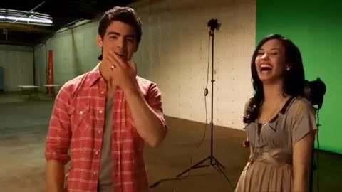 Oceans Bloopers - Joe Jonas and Demi Lovato 0957
