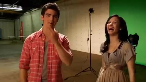 Oceans Bloopers - Joe Jonas and Demi Lovato 0959