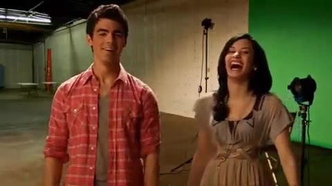 Oceans Bloopers - Joe Jonas and Demi Lovato 0962