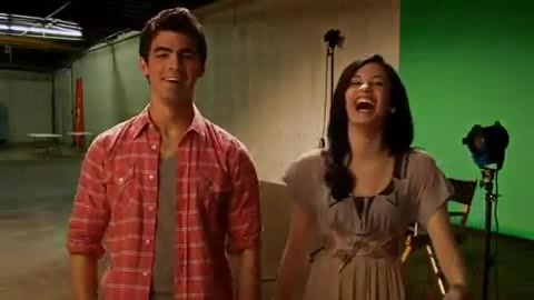 Oceans Bloopers - Joe Jonas and Demi Lovato 0964
