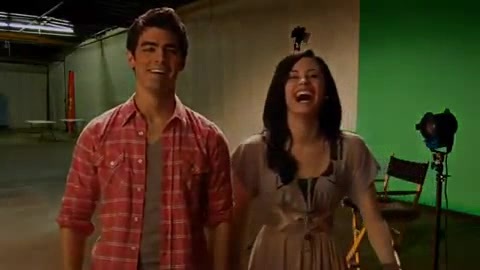 Oceans Bloopers - Joe Jonas and Demi Lovato 0968