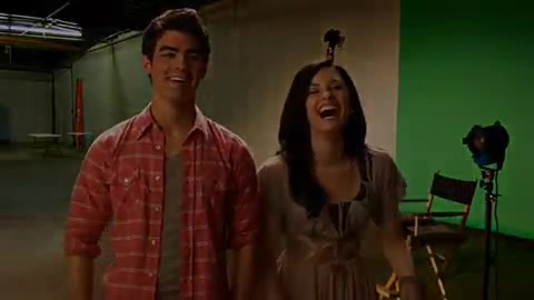 Oceans Bloopers - Joe Jonas and Demi Lovato 0971