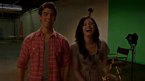 Oceans Bloopers - Joe Jonas and Demi Lovato 0973
