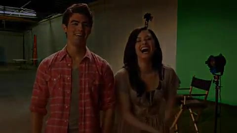 Oceans Bloopers - Joe Jonas and Demi Lovato 0974