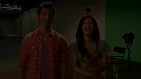 Oceans Bloopers - Joe Jonas and Demi Lovato 0978