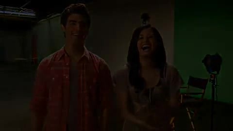 Oceans Bloopers - Joe Jonas and Demi Lovato 0979