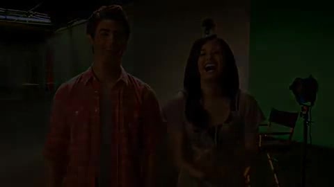 Oceans Bloopers - Joe Jonas and Demi Lovato 0980
