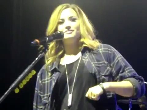 bscap0001 - Demi Answers Fans Question WOULD YOU GO LESBIAN FOR LOVATICS Sao Paulo Brazil