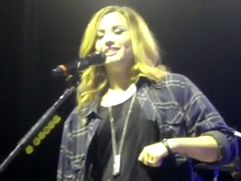 bscap0002 - Demi Answers Fans Question WOULD YOU GO LESBIAN FOR LOVATICS Sao Paulo Brazil