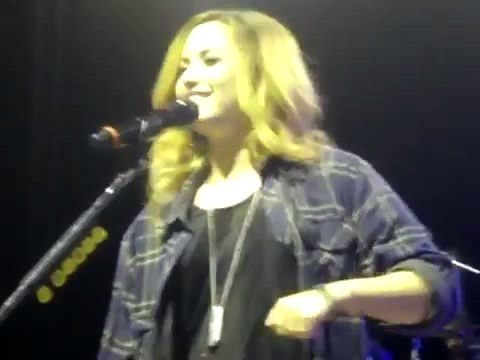 bscap0003 - Demi Answers Fans Question WOULD YOU GO LESBIAN FOR LOVATICS Sao Paulo Brazil