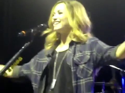 bscap0005 - Demi Answers Fans Question WOULD YOU GO LESBIAN FOR LOVATICS Sao Paulo Brazil