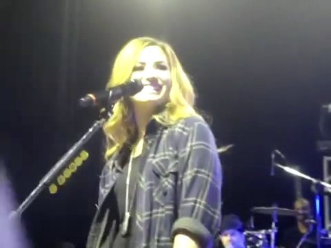 bscap0146 - Demi Answers Fans Question WOULD YOU GO LESBIAN FOR LOVATICS Sao Paulo Brazil