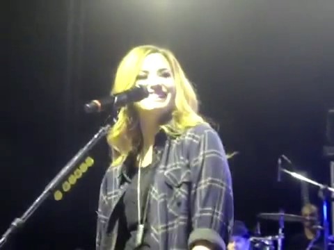 bscap0147 - Demi Answers Fans Question WOULD YOU GO LESBIAN FOR LOVATICS Sao Paulo Brazil