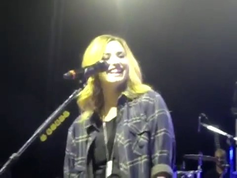 bscap0149 - Demi Answers Fans Question WOULD YOU GO LESBIAN FOR LOVATICS Sao Paulo Brazil