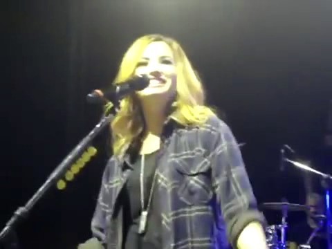 bscap0165 - Demi Answers Fans Question WOULD YOU GO LESBIAN FOR LOVATICS Sao Paulo Brazil