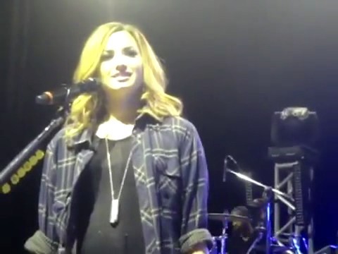 bscap0285 - Demi Answers Fans Question WOULD YOU GO LESBIAN FOR LOVATICS Sao Paulo Brazil