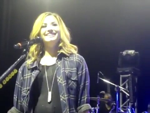 bscap0288 - Demi Answers Fans Question WOULD YOU GO LESBIAN FOR LOVATICS Sao Paulo Brazil