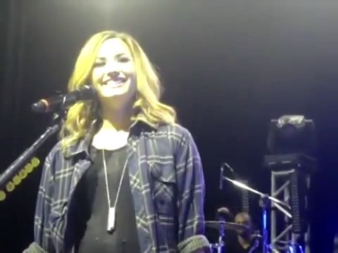 bscap0289 - Demi Answers Fans Question WOULD YOU GO LESBIAN FOR LOVATICS Sao Paulo Brazil