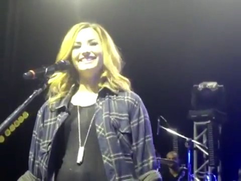 bscap0290 - Demi Answers Fans Question WOULD YOU GO LESBIAN FOR LOVATICS Sao Paulo Brazil