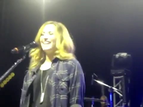 bscap0300 - Demi Answers Fans Question WOULD YOU GO LESBIAN FOR LOVATICS Sao Paulo Brazil