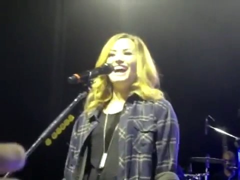 bscap0324 - Demi Answers Fans Question WOULD YOU GO LESBIAN FOR LOVATICS Sao Paulo Brazil
