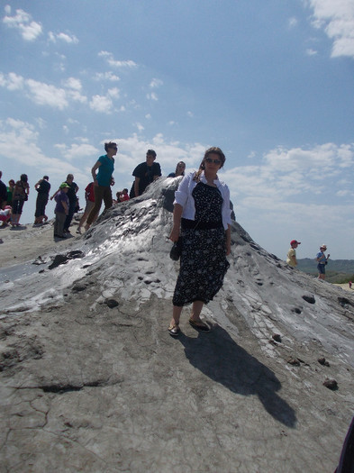 aaa 040 - 20- EXCURSIE LA VULCANII NOROIOSI SI MANASTIRILE RATESTI SI GHIGHIU
