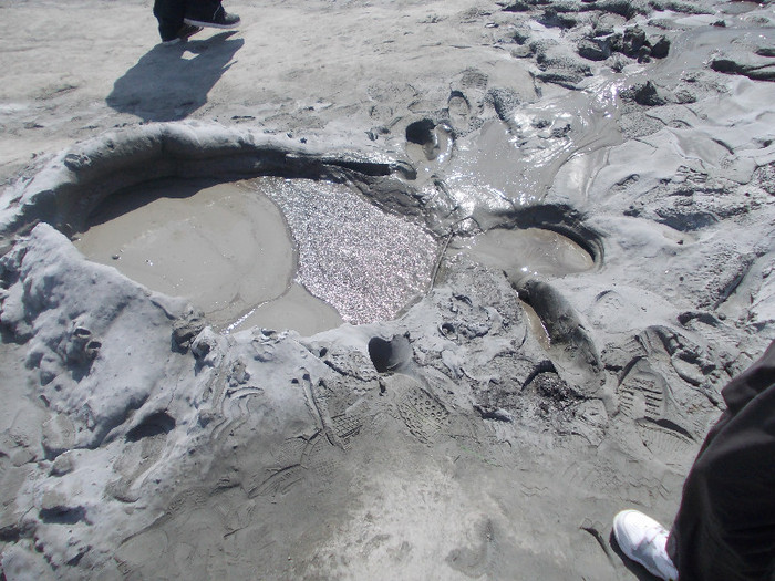 aaa 042 - 20- EXCURSIE LA VULCANII NOROIOSI SI MANASTIRILE RATESTI SI GHIGHIU