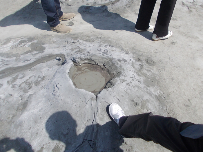 aaa 043 - 20- EXCURSIE LA VULCANII NOROIOSI SI MANASTIRILE RATESTI SI GHIGHIU