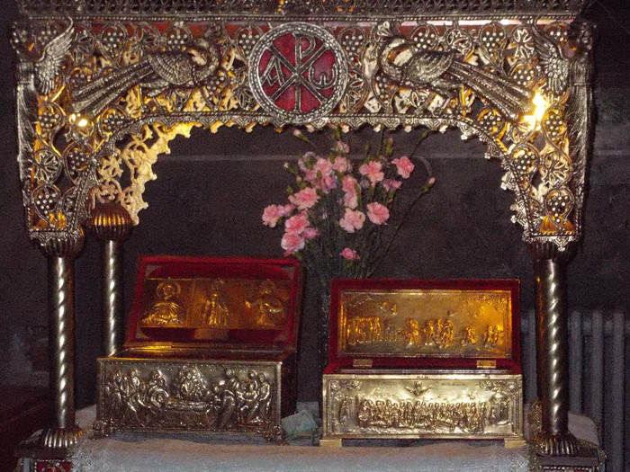 MOASTE LA MANASTIREA GHIGHIU - 20- EXCURSIE LA VULCANII NOROIOSI SI MANASTIRILE RATESTI SI GHIGHIU