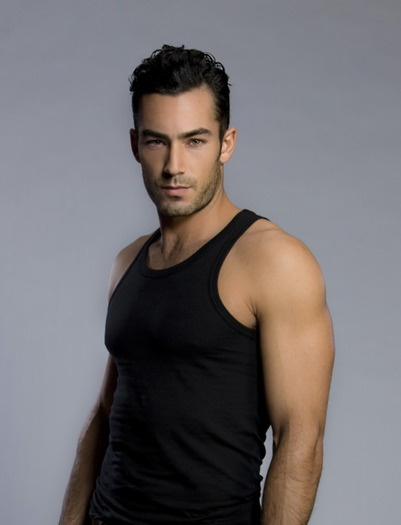 x .Aaron Diaz - Aaron Diaz