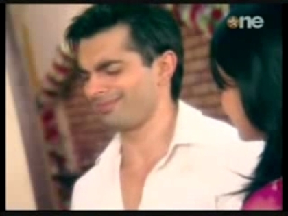 00_02_07 - jennifer winget 4