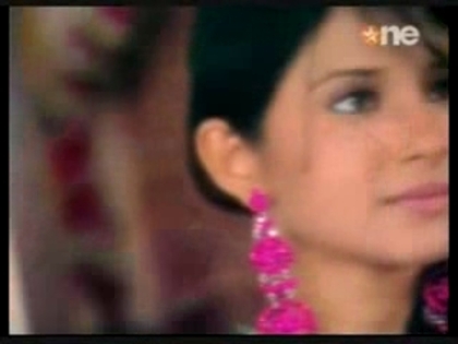 00_04_35 - jennifer winget 4