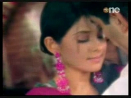 00_05_04 - jennifer winget 4
