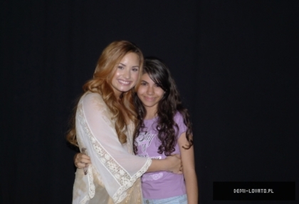 iAdoreMyDemetriutza (28) - ABC - Demizulicii With The Fans