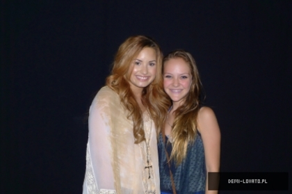 iAdoreMyDemetriutza (32) - ABC - Demizulicii With The Fans