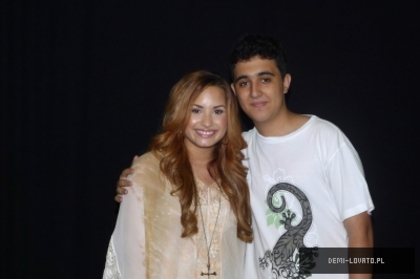 iAdoreMyDemetriutza (40) - ABC - Demizulicii With The Fans