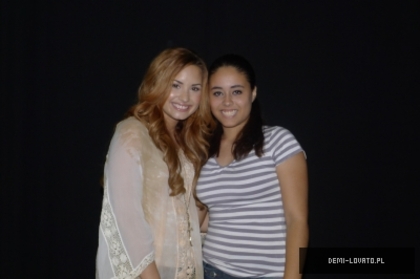 iAdoreMyDemetriutza (79) - ABC - Demizulicii With The Fans