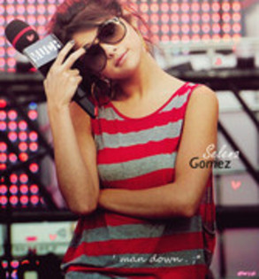 `Bun!Arata'mi 2 cate 2 outfituri.Vom cumpara 2 tinute care iti va sta bine.